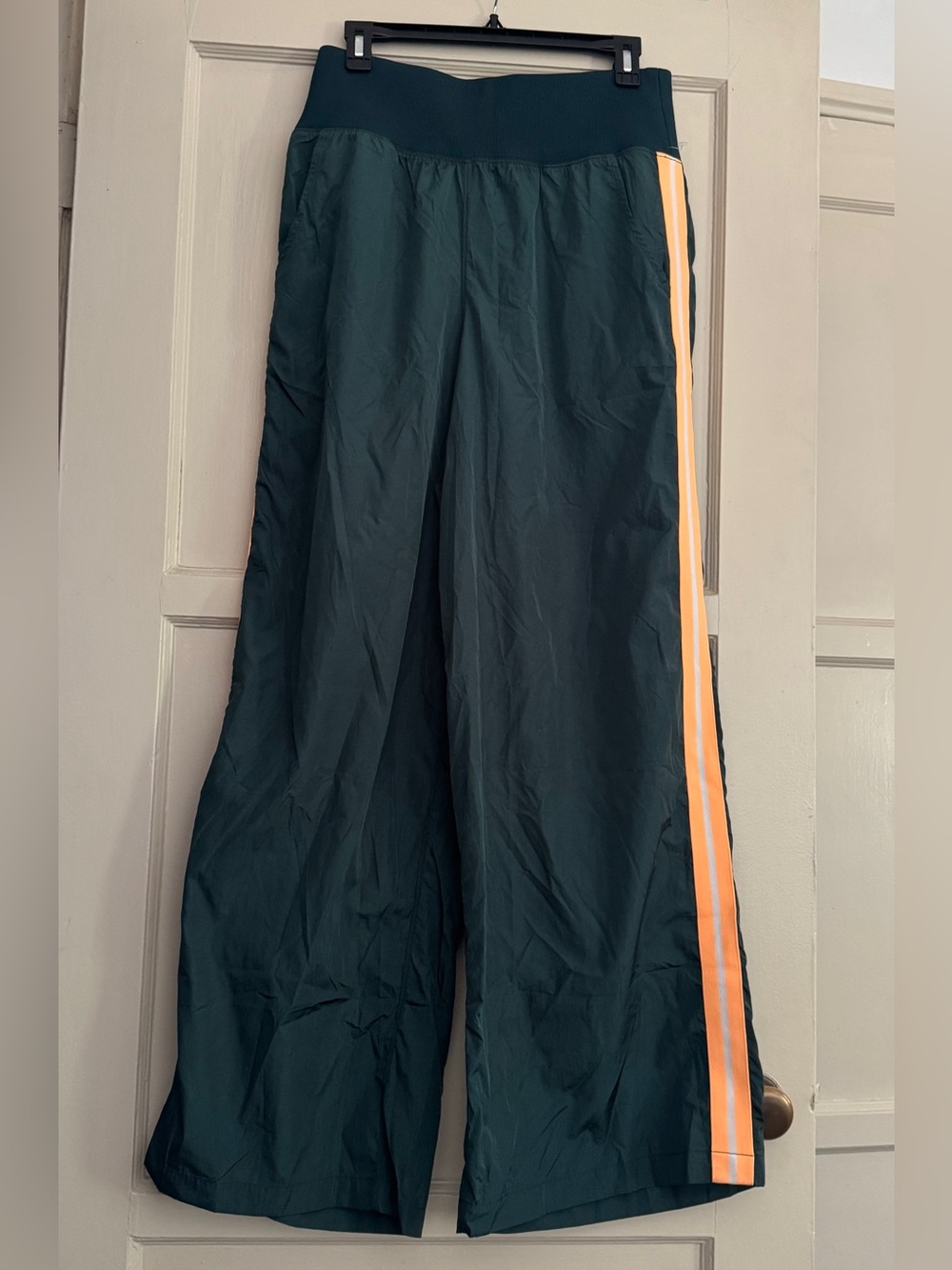 FP Movement Time Trials Track Pants Size M NWOT - Picture 4 of 10